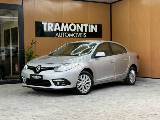 RENAULT FLUENCE 2.0 DYNAMIQUE PLUS 16V FLEX 4P AUTOMÁTICO RENAULT FLUENCE 2.0 DYNAMIQUE PLUS 16V FLEX 4P AUTOMÁTICO